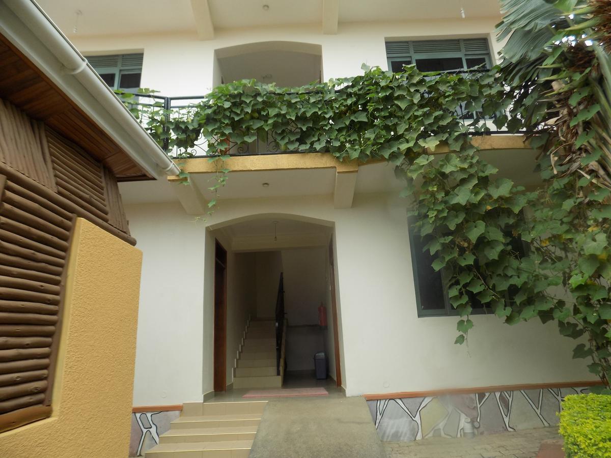 Rhino Motel Mbarara Экстерьер фото